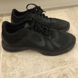 Women’s Nike Shoes in all Black